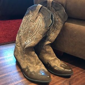 Super cute cowboy boots!